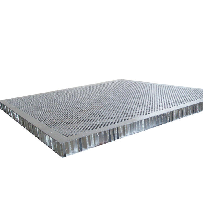 20mm 관통되는 청각적인 천장 도와 Alu 벌집 핵심 높은 강성